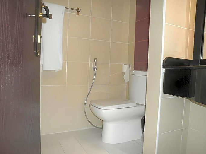 Bathroom 4, Marina Royal Hotel Suite, Salmiya