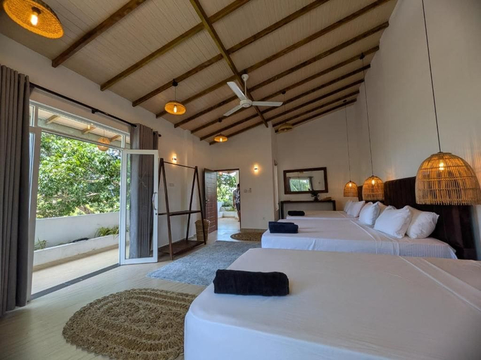 Others 4, Casa Luna, Dickwella