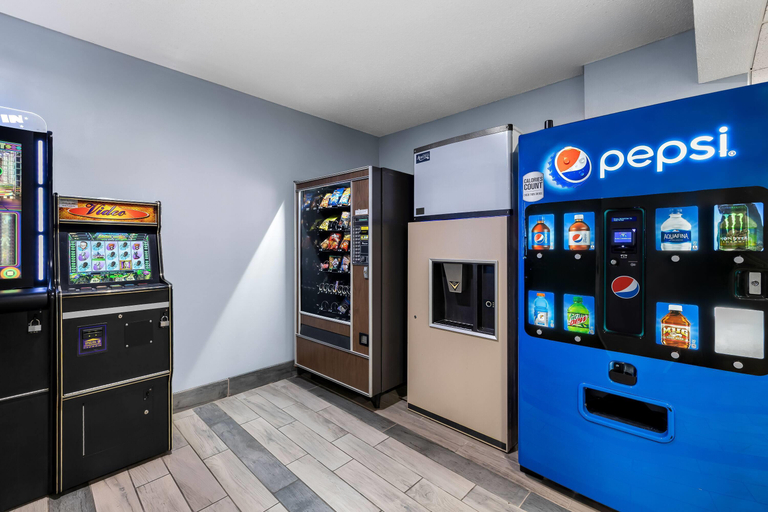 Food & Drinks 5, AmericInn by Wyndham Columbus Wisconsin, Columbia