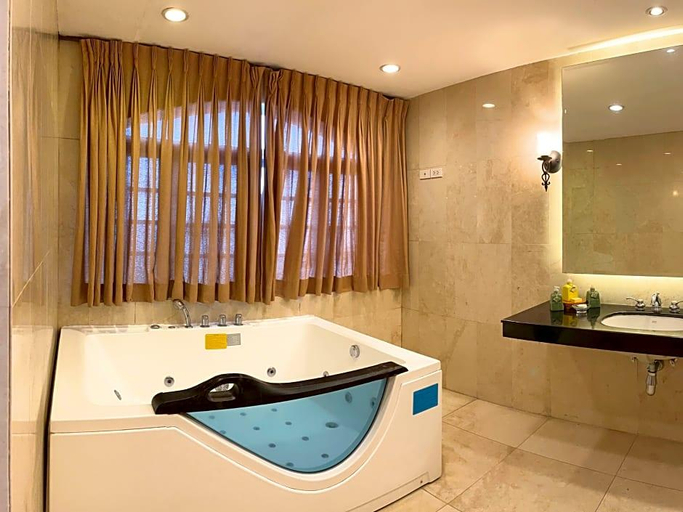 Bathroom 5, Villa Ibarra Tagaytay, Tagaytay City