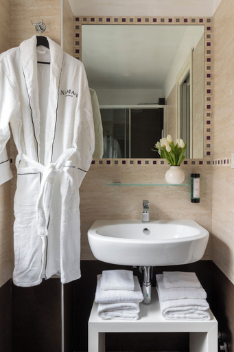 Bathroom 5, Naman Hotellerie Via Margutta, Rome