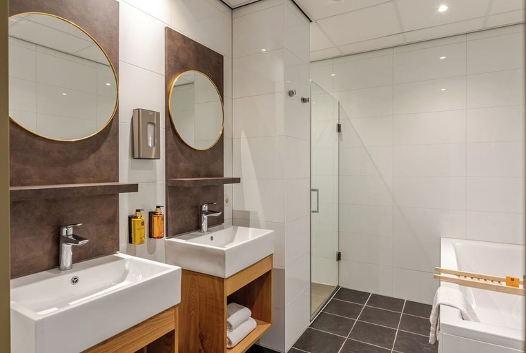 Bathroom 4, Hotel Wander, Wageningen