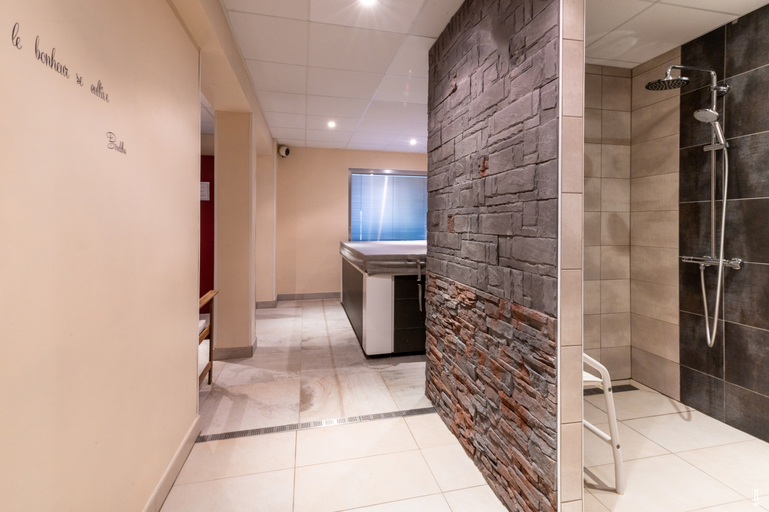 Bathroom 5, Hotel De La Route Verte, Vosges