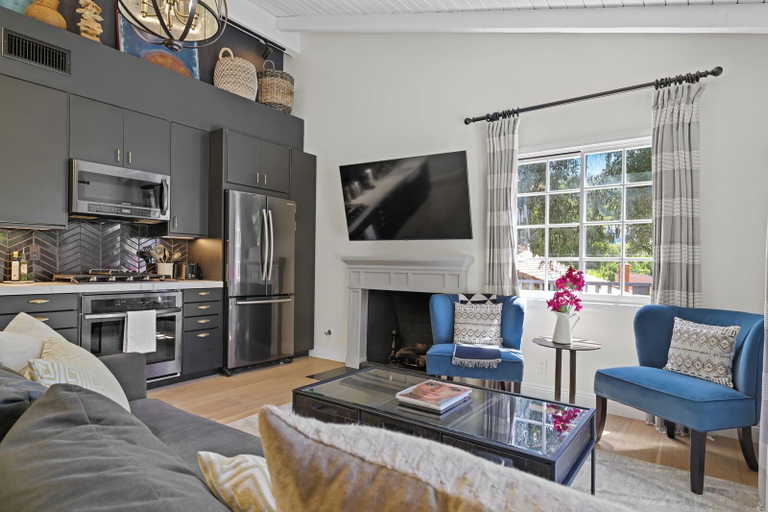 Others 5, Beverly Hills Bungalow, Los Angeles