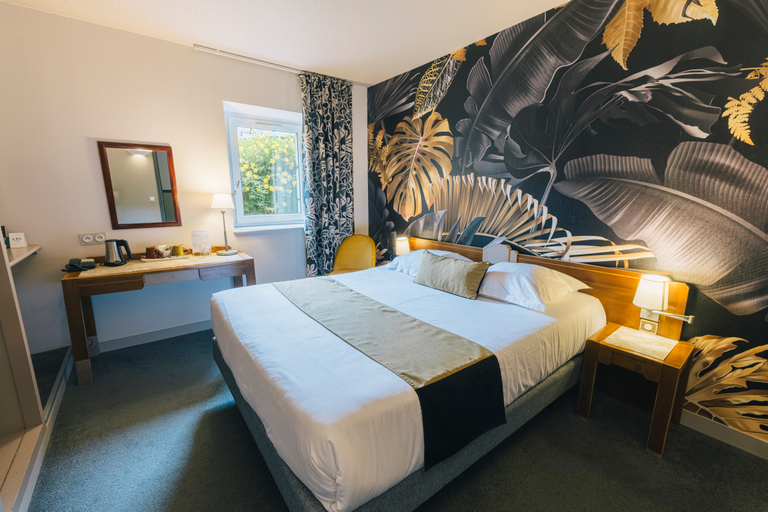 Bedroom 4, Logis Hotel la Grassinais Saint-Malo, Ille-et-Vilaine