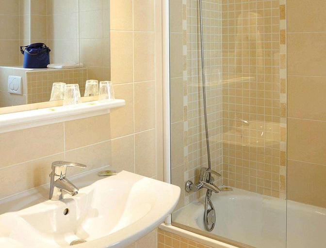 Bathroom 4, Logis Hotel Des Chateaux De La Loire, Indre-et-Loire