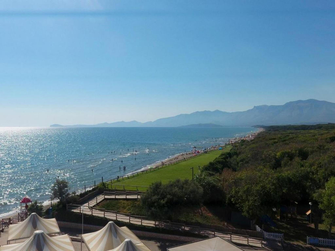 Others 2, Modern Chalet w/ Pool Views, Caserta