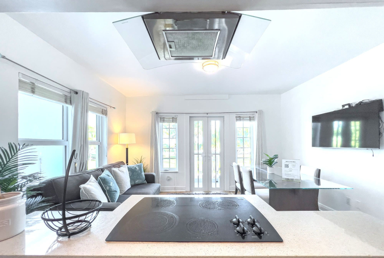 Others 4, Meet Me On Ocean Dr - Cozy Stay Steps From Beach, Miami-Dade
