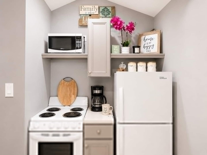 Others 3, Cozy Escape Free Parking Private Patio, Broward