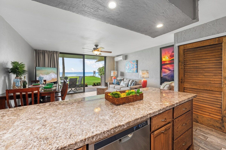 Others 3, Oceanfront 1BR Unit With Stunning Views in Lahaina.- Papakea A108, Maui