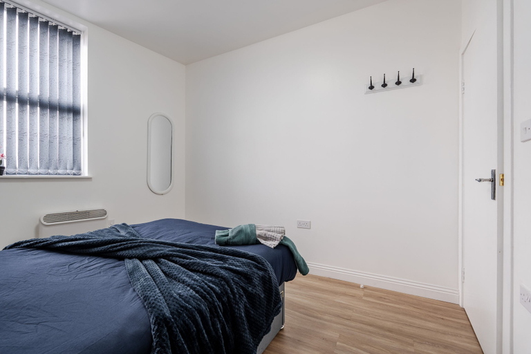 Others 2, Smart TV W M With Sofa Bed Free Parking, Sefton
