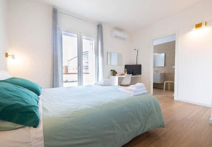 Others 5, Corona Guest House, Cagliari