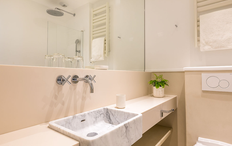 Bathroom 4, Hotel le Friedland, Paris
