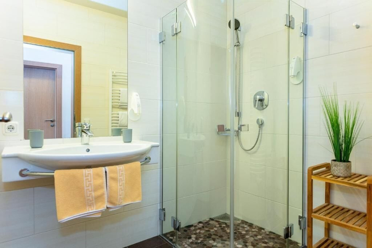 Bathroom 3, Klawunn Hotel & Apartement, Zell am See