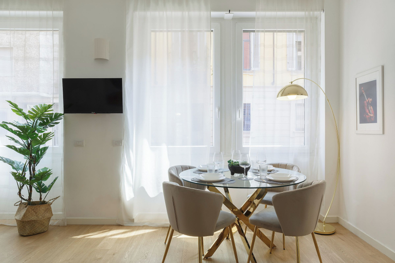 Others 3, Executive Suite Nirone 8, Milano