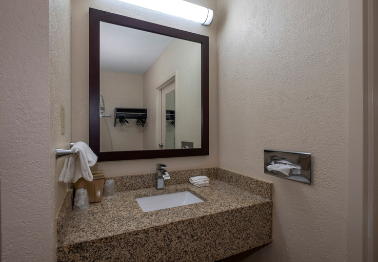 Bathroom 4, Red Roof Inn Warrenton, Fauquier