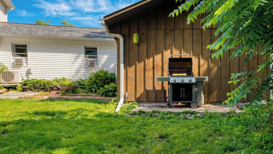 Others 4, Ohana Nature Escape by Avantstay Creekside + Firepit + Grill Waterfall + Beaver Pond Walks, Greene