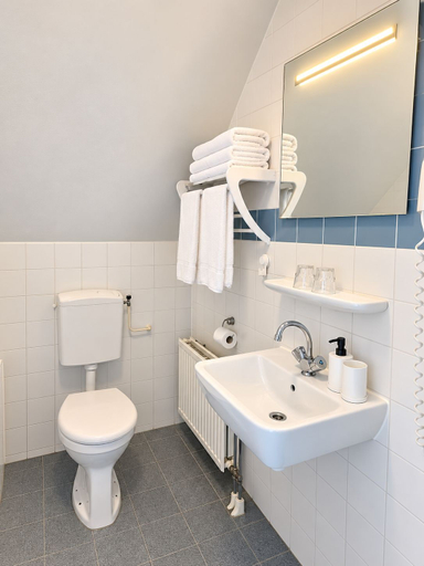 Bathroom 4, Hotel Zee en Duin, Katwijk