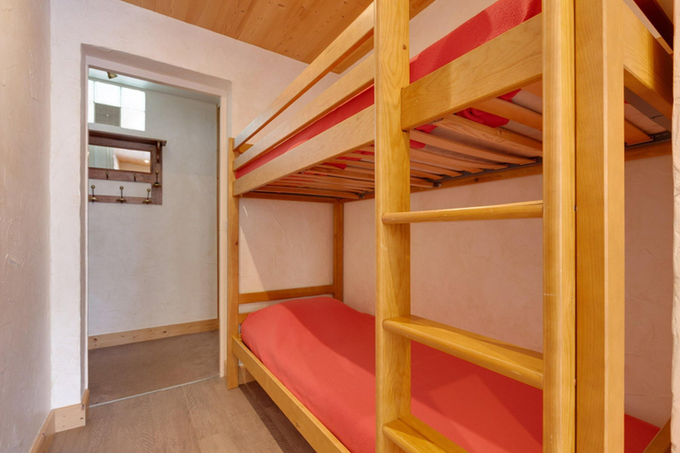 Others 3, Cosy Apartment 150 m From ski Slopes, Isère