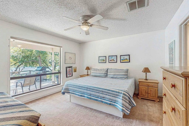 Others 4, Spacious Lakefront Home With Water Views, Wifi & Private Washer/dryer, Llano
