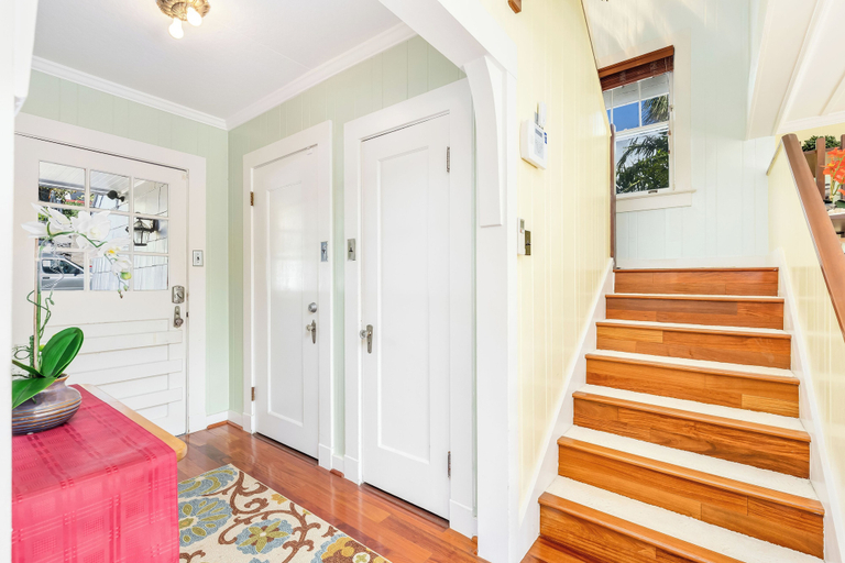 Others 2, Hale Malino Home With Fireworks & Diamond Head Views Near UH, Honolulu