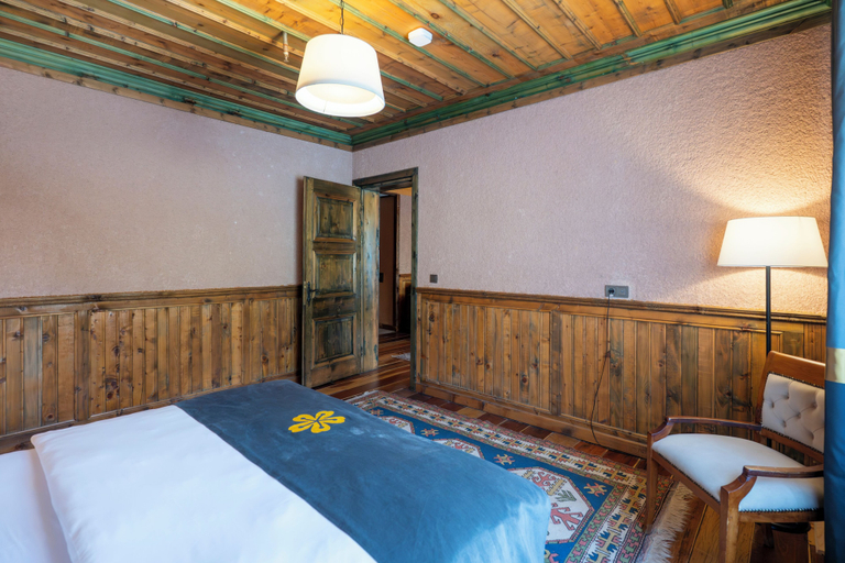 Bedroom 2, Zifin Hotel, Dereli