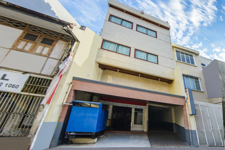 Others 4, Cozy Twin Escape With Free Wifi and Parking, Makassar