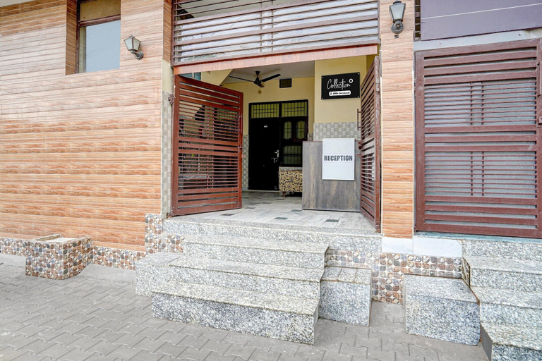 Others 3, Deluxe Chandigarh Outer, Sahibzada Ajit Singh Nagar