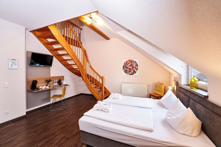 Bedroom 3, Brauers Landarthotel, Vulkaneifel