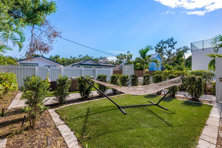 Others 5, Pineapple Paradise 3 13 min to Beach Fire Pit, Sarasota