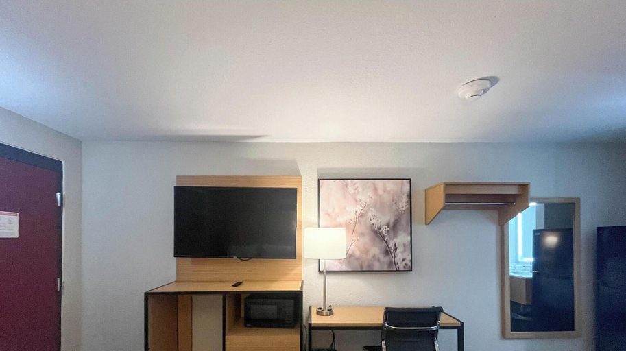 Others 5, Studio 6 Suites Warsaw, IN, Kosciusko
