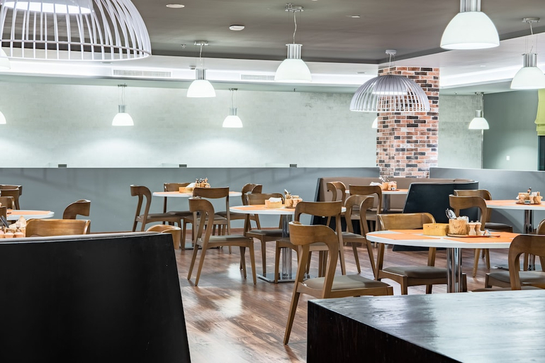 Food & Drinks 5, Radisson Hotel & Apartments Dammam Industry City, Dammam