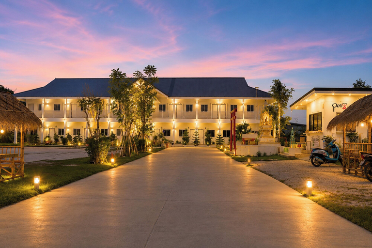 Others 3, White House Hotel Kamphaeng Phet, Mueang Kamphaeng Phet