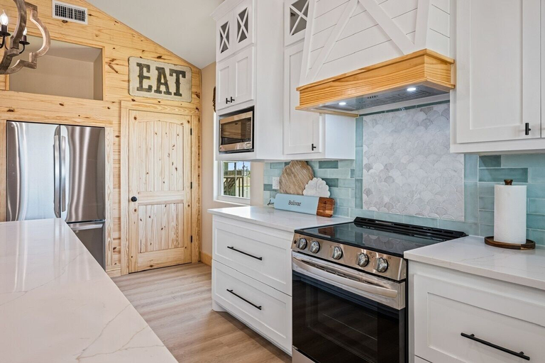 Others 3, One More Cast 3 Bedroom Home, Galveston