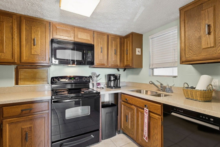 Others 4, New Listing - 3BR Condo w/ Pool Walk to Beach, Nassau