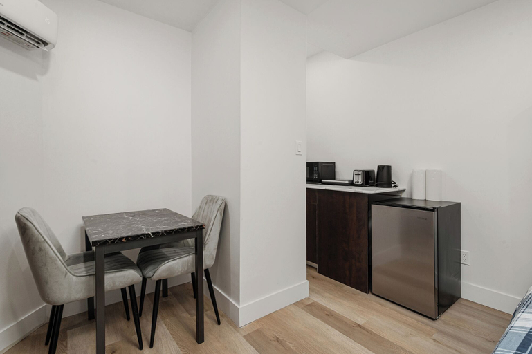 Others 5, Downtown Hotel Loft in the Plateau, Montréal