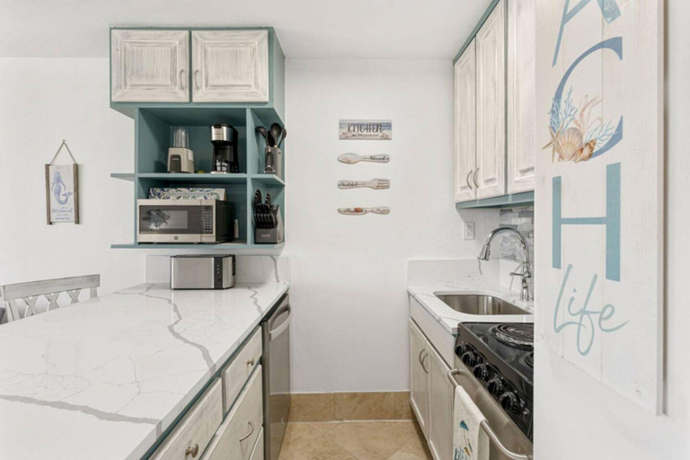 Others 1, Beach Front Ocean View Condo - Top of the Gulf 804, Bay