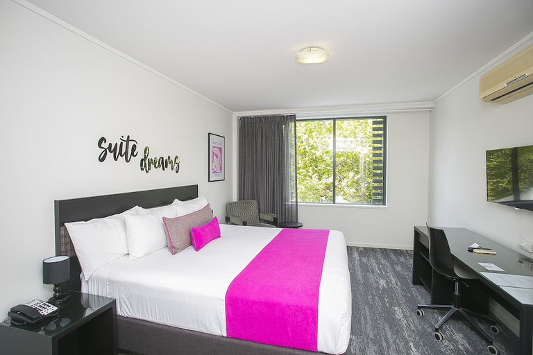 Bedroom 3, East Perth Suites Hotel, Perth