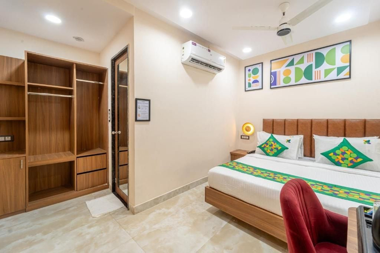 Others 4, Treebo Golden Palm, Civil Lines, Jabalpur
