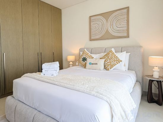 Others 2, Sunlit 1 BR Escape with Emaar Beachfront Access, Dubai