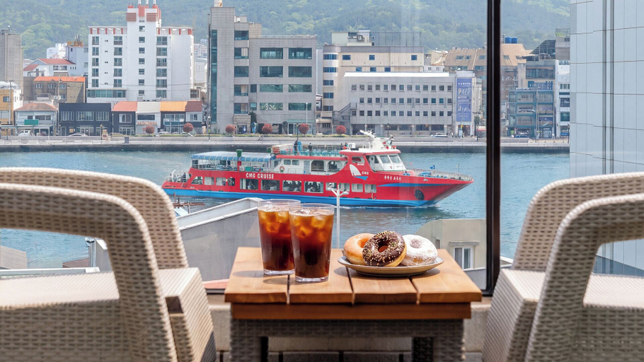 Others 4, Tongyeong Present Gamsung Pension, Tongyeong