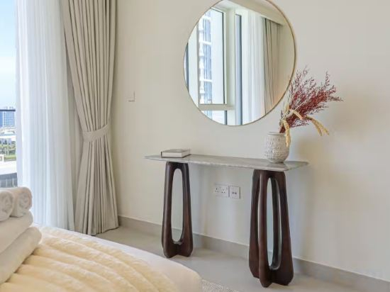 Others 5, Sunlit 1 BR Escape with Emaar Beachfront Access, Dubai