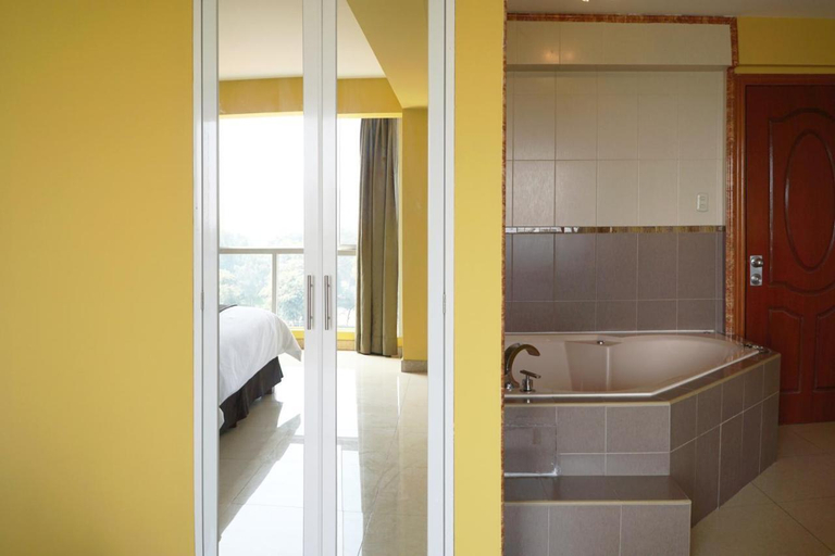 Bathroom 4, Gran Mundo Hotel & Suites, Lima