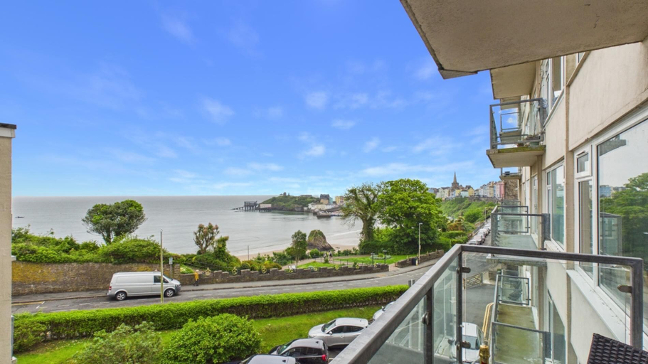 Others 2, Golwg y Môr - 2 Bedroom Apartment - Tenby, Pembrokeshire