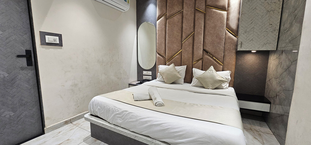 Others 2, Hotel Alfa View, Ahmadabad