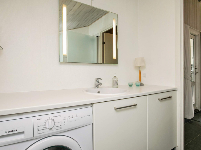 Bathroom, 4 Star Holiday Home in Blokhus, Jammerbugt