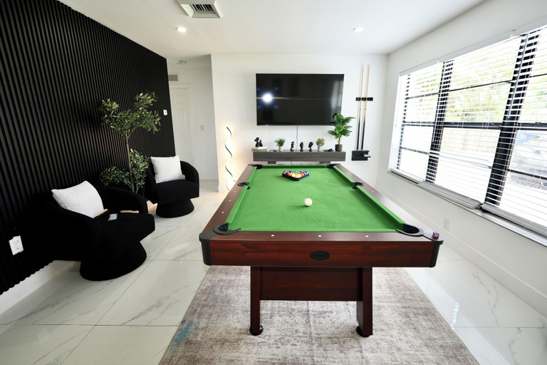 Others 4, 6370 Atlanta House, Broward