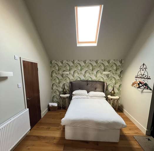 Bedroom 2, Harlington Manor, Central Bedfordshire