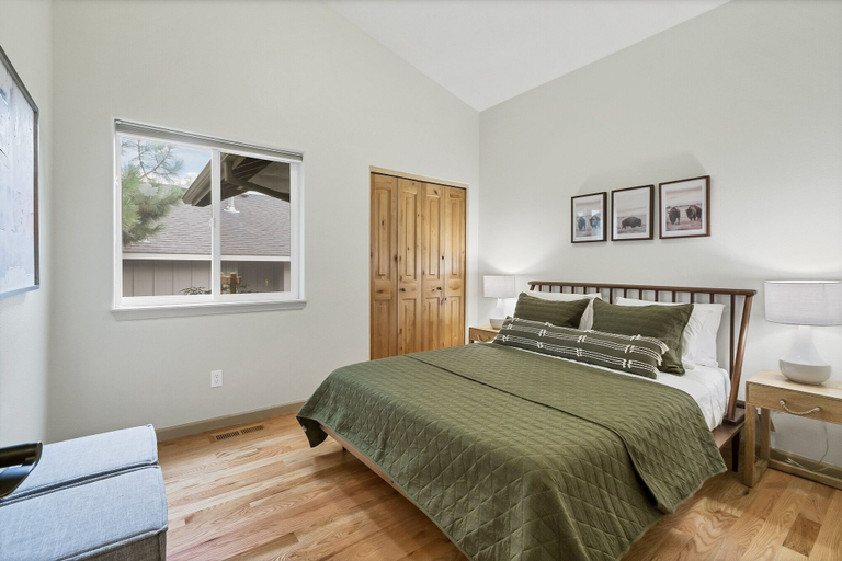 Others 5, Hemmingway 30 Day Min Stay 3 Bedroom Home by RedAwning, Deschutes