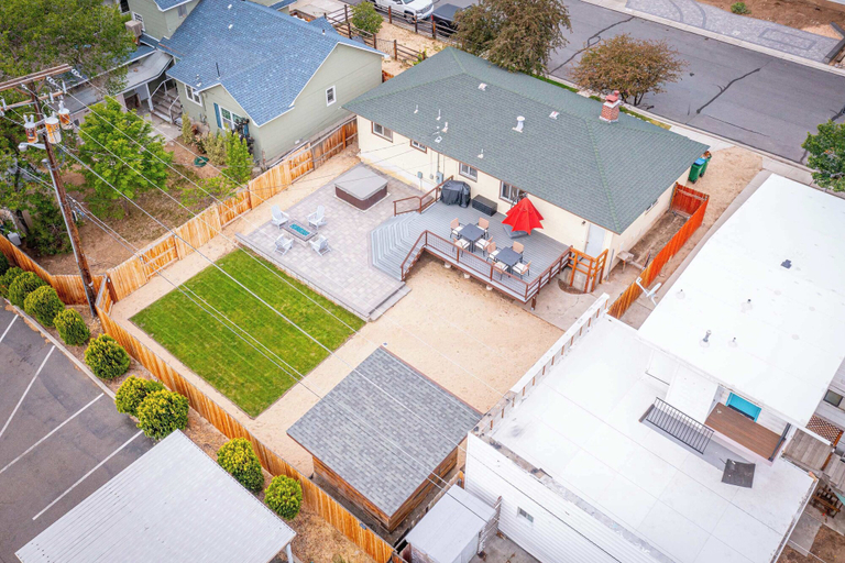 Others 3, 4BR Home w Hot Tub, Grill, Foosball & Cornhole, Washoe
